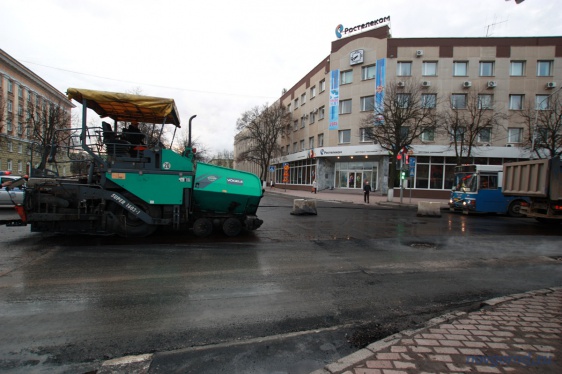 Великому Новгороду могут выделить дополнительные средства на ремонт дорог за счёт экономии в районах