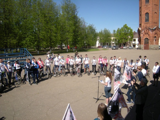 В Старой Руссе состоялся молодёжный велоквест «Спасибо деду за Победу!»