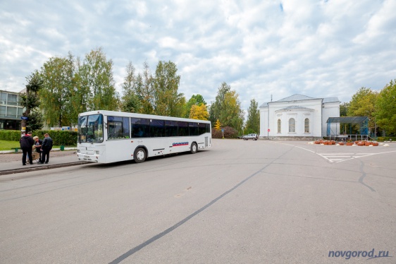Новгородские власти: рейсы автобусных маршрутов в области сокращены на 13%