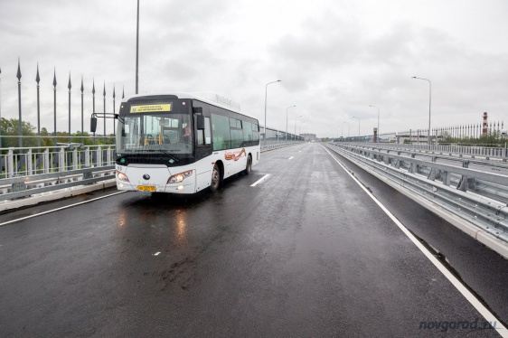 Движение по Деревяницкому мосту в Великом Новгороде открыто в тестовом режиме