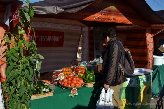 Власти: новгородская сельхозпродукция пользуется спросом в Санкт-Петербурге