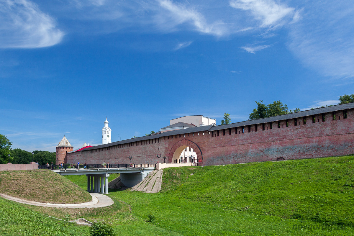 Новгородский Кремль. Ворота со стороны центра города.