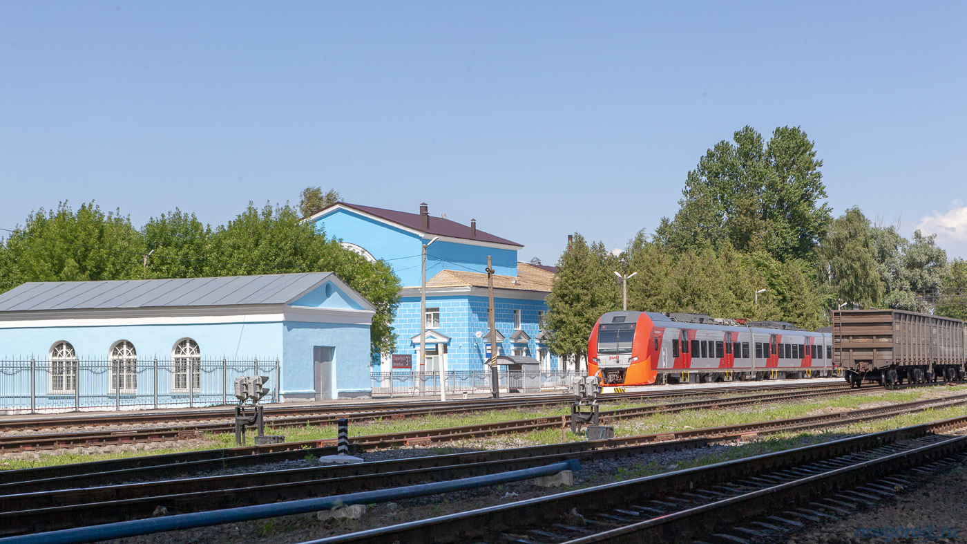 Санкт петербург старая русса. Железнодорожный вокзал Старая Русса. ЖД вокзал Старая Русса. ЖД станция Старая Русса. Вокзал в старой Руссе.