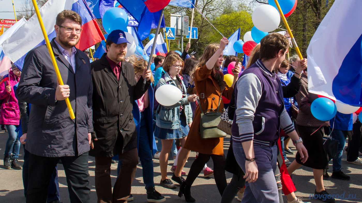 Первое мая 19. Шелаболиха праздник первое мая. Парад 1 мая экология. Праздник 1 мая охраняет парад. Парад 1 мая в Раменском районе.