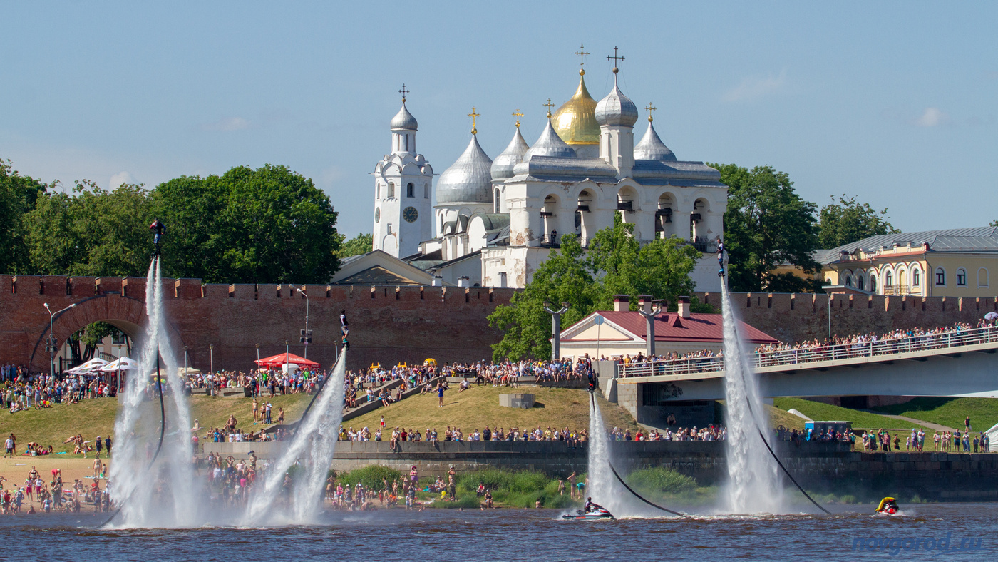 Кремлевская площадь Великий Новгород