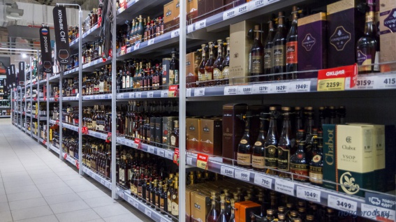 В Новгородской области до конца месяца ограничат продажу алкоголя