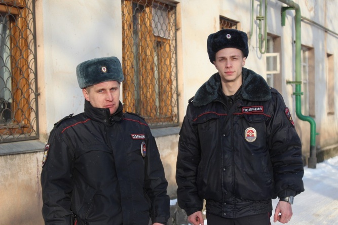 Александр Безруков (слева) и Василий Дурицкий (справа). © Пресс-служба УМВД по Новгородской области