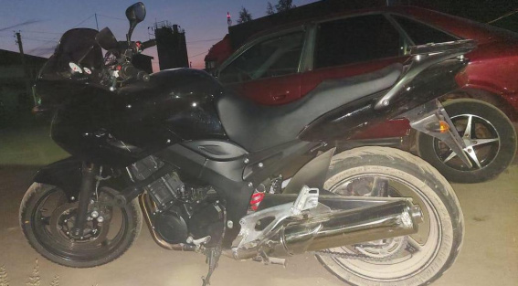 В Малой Вишере мотоциклист сбил человека