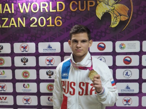 Новгородец Александр Затинайченко победил на Кубке мира по тайскому боксу