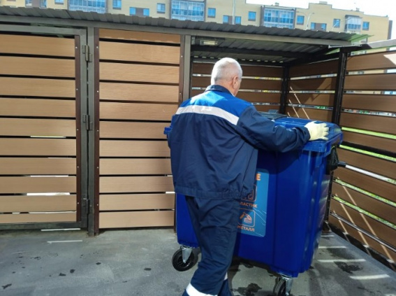 До 1 декабря в Великом Новгороде должны установить 184 контейнера для раздельного сбора мусора