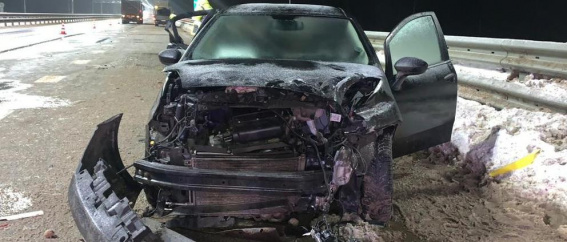 В столкновении трех автомобилей на трассе М11 погиб водитель