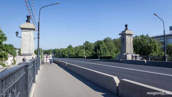 Движение по мосту Александра Невского перекроют из-за киносъёмок