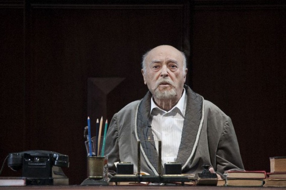 Владимир Этуш на спектакле «Окаемовы дни» в 2013 году. © Театра имени Вахтангова
