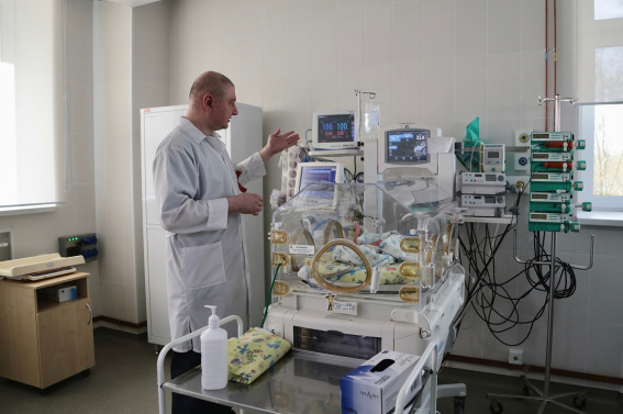 В Новгородский областной клинический перинатальный центр поступили новые аппараты ИВЛ