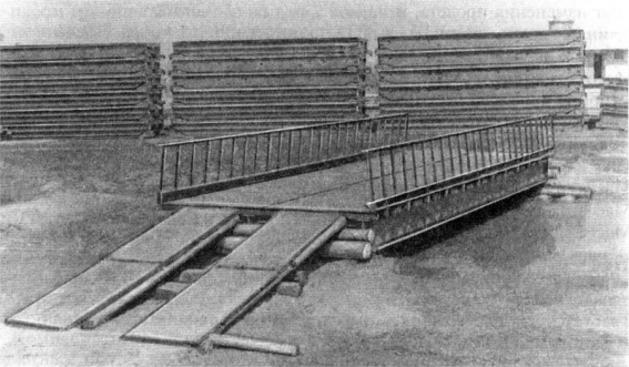 Моста из прокатных балок, фото из учебника. 