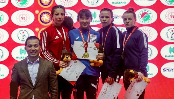 Новгородка Надежда Соколова стала бронзовым призёром международного турнира по вольной борьбе
