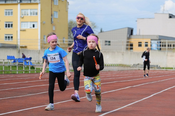 Фестиваль детского бега в Великом Новгороде собрал около 500 участников
