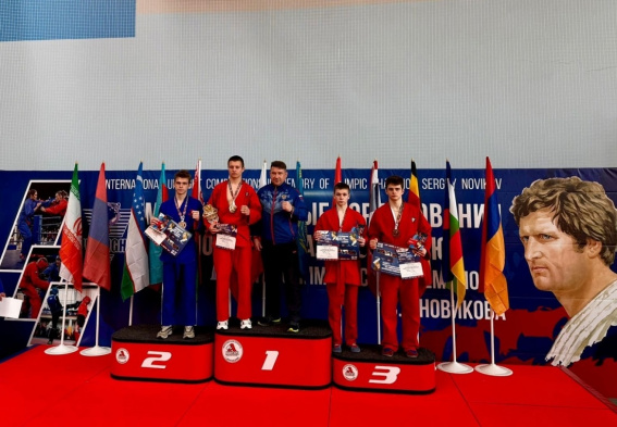 Новгородские спортсмены привезли с международного турнира по универсальному бою четыре медали