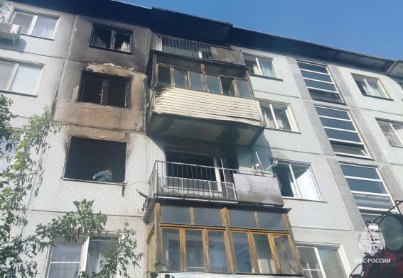 На пожаре в Старой Руссе эвакуировали 13 человек