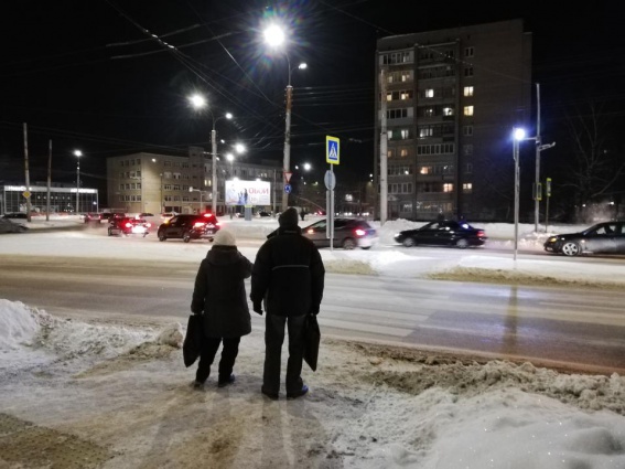 В Великом Новгороде подрядчик завершает настройку «умных» пешеходных переходов на проспекте Мира