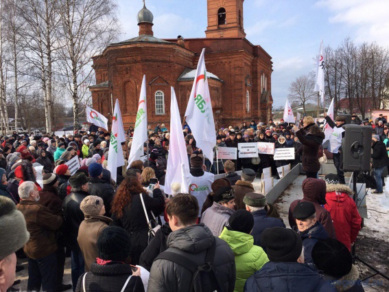 На митинге в Окуловке против оптимизации здравоохранения лидер организации «Альянс врачей» призвала медиков к участию в забастовке