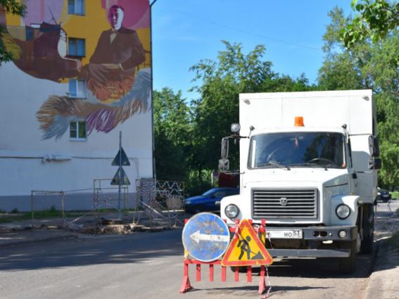 На улице Хутынской в Великом Новгороде в этом году обновят асфальт