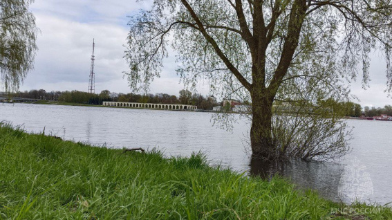 С двух дорог в Новгородском районе ушла вода