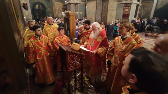 В храмах новгородской епархии состоялись торжественные Пасхальные богослужения