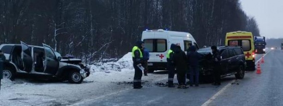 За сутки на дорогах Новгородской области погиб один человек, ещё шесть, включая двоих детей, получили травмы
