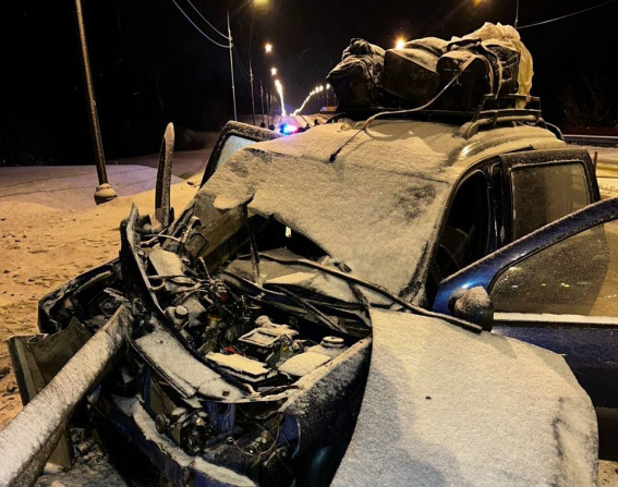 Пассажир автомобиля погиб в ДТП на новгородском участке трассы М-10