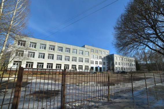 В гимназии №4 в Великом Новгороде обновят фасад и отремонтируют классы