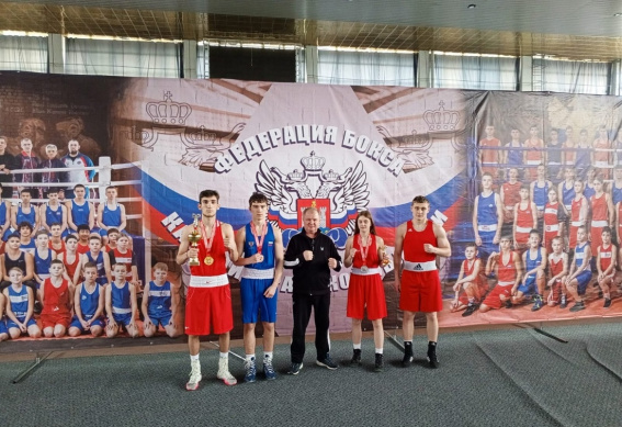 Новгородские спортсмены завоевали три медали на первенстве СЗФО по боксу