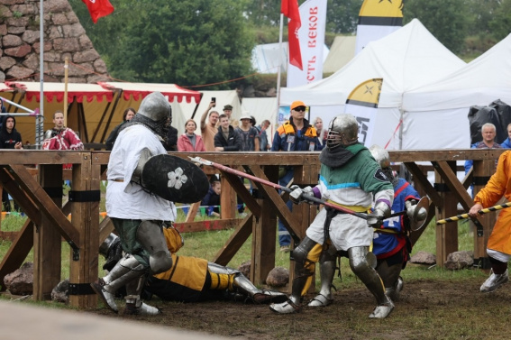 Новгородцев приглашают на фестиваль исторического средневекового боя «Окольный город»