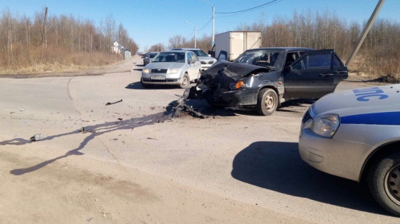 За выходные в Новгородской области на дорогах пострадали пять человек