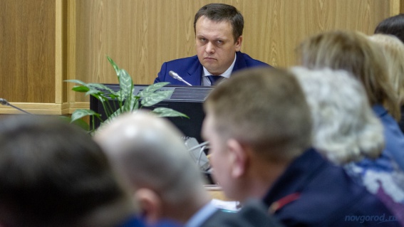 Из-за коронавируса губернатор ввёл в Новгородской области режим повышенной готовности