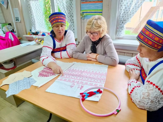Дом народного творчества готовит вышитую карту Новгородской области