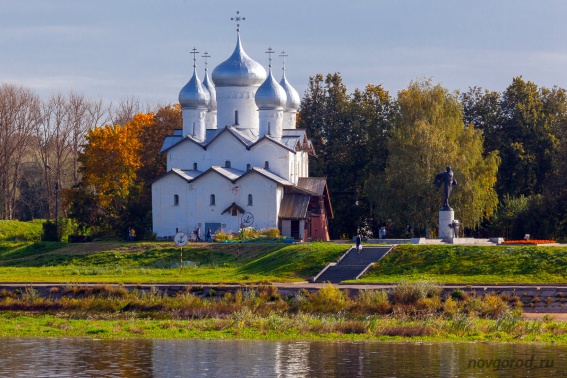 Новгородцам предлагают решить, какой будет набережная между центром города и Антониевым монастырём