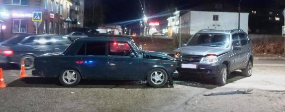 В Боровичском районе опрокинулся автомобиль