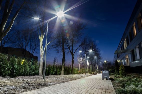 В Сольцах модернизировали уличное освещение
