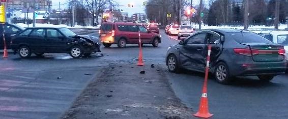 В Великом Новгороде в ДТП пострадала 4-летняя девочка