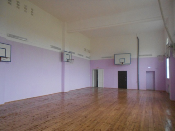 Обновленный спортивный зал школы в д. Сырково. © Фото с сайта edu53.ru