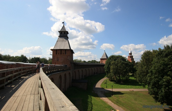 Вид на Спасскую башню. © Фото из архива интернет-портала "Новгород.ру"