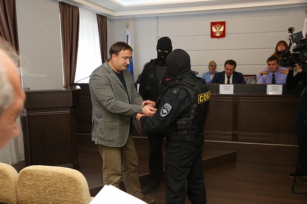 Задержание Александра Кирбая. © Фото с сайта www.genproc.gov.ru