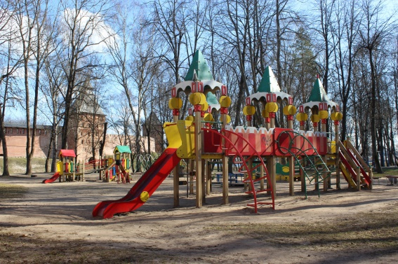 Мэрия Великого Новгорода ограничит доступ на детские площадки