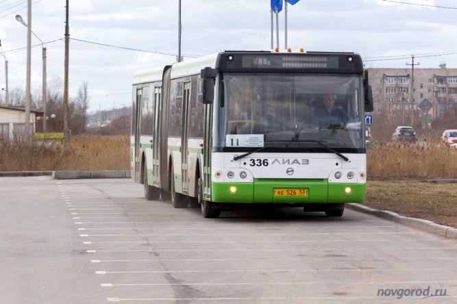 Автобус ЛиАЗ-6213 маршрута №11. 