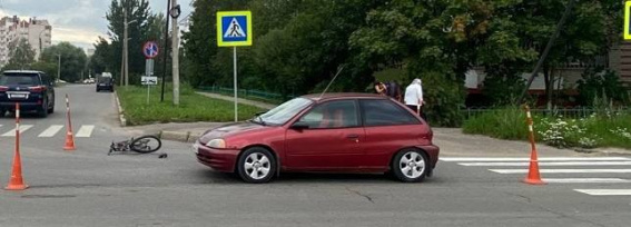 В Великом Новгороде на ул. Хутынская сбили ребенка-велосипедиста