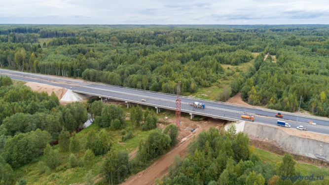 Строительство моста через реку Олешня. © Фото из архива интернет-портала «Новгород.ру»