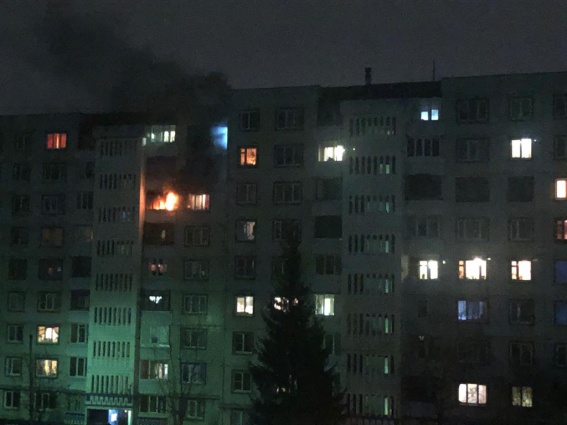 В Великом Новгороде из многоквартирного дома эвакуировали 20 человек из-за пожара