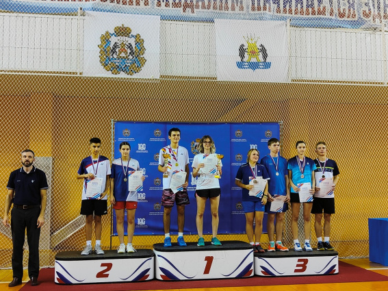 Новгородские спортсмены завоевали четыре медали на Всероссийских юношеских соревнованиях по бадминтону