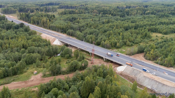 Строительство моста через реку Олешня. © Фото из архива интернет-портала «Новгород.ру»